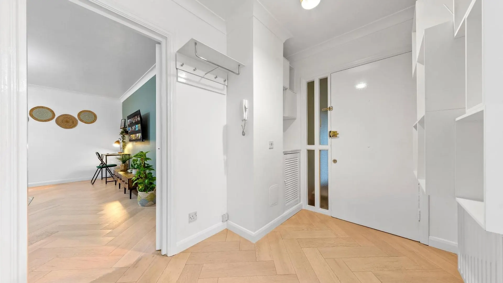 Azalea Apartment Home Comforts By The River Isleworth United Kingdom