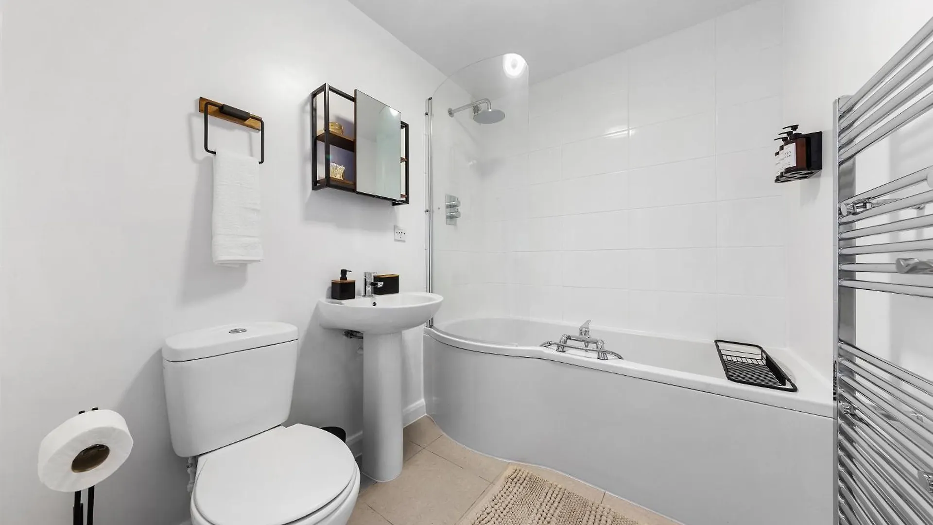 Azalea Apartment Home Comforts By The River Isleworth