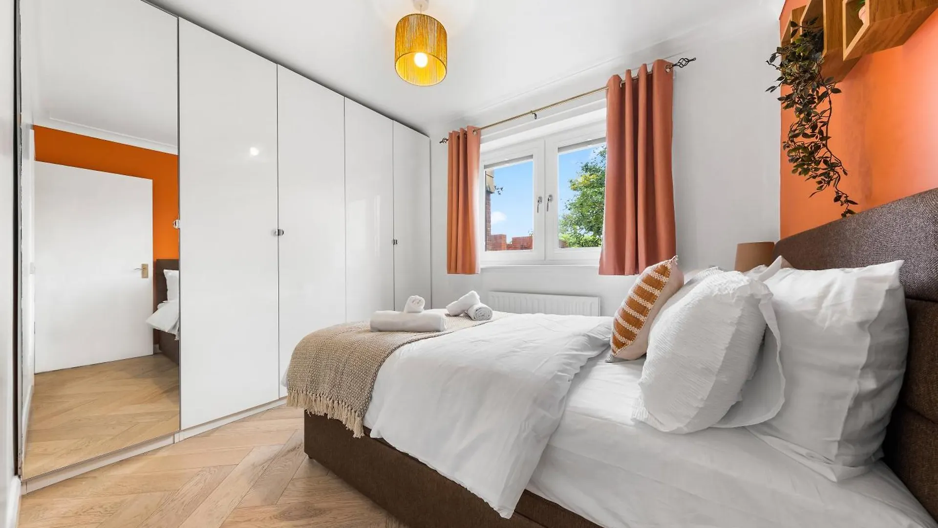 Azalea Apartment Home Comforts By The River Isleworth United Kingdom